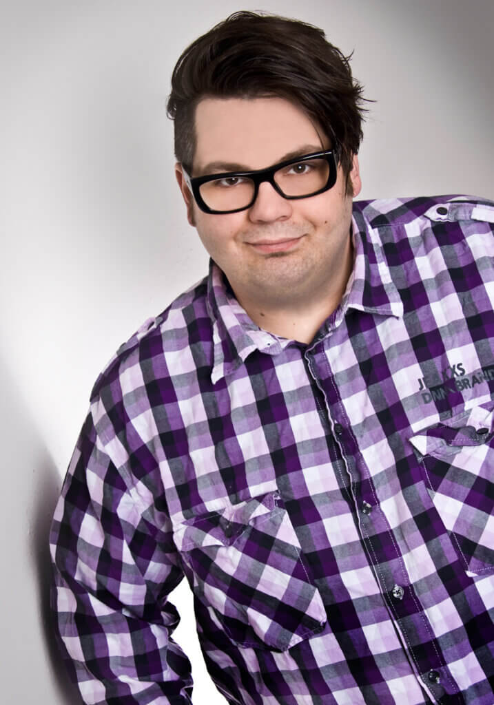 Deckblatto-717x1024 Über mich