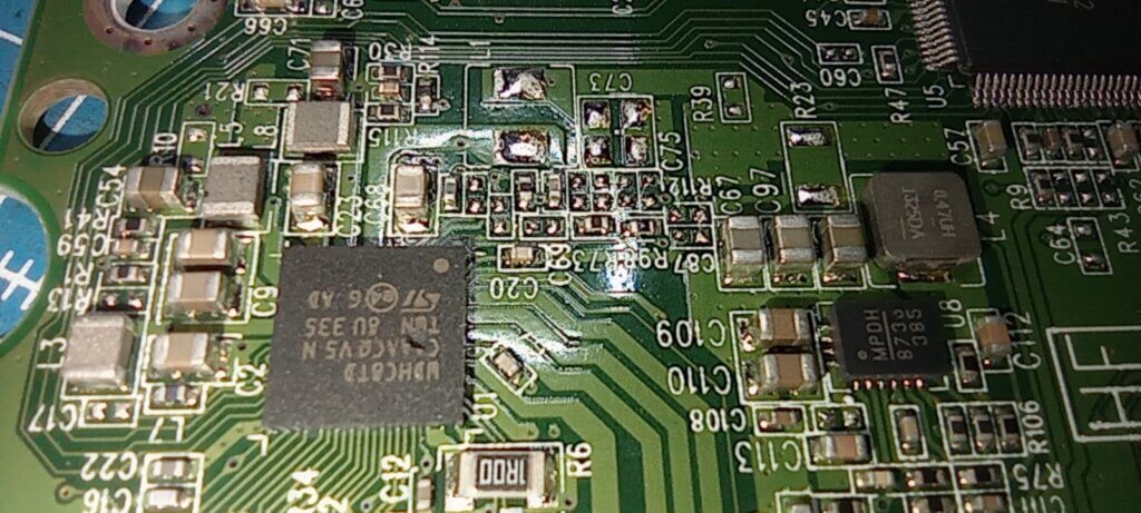 1778165102571-1024x461 WD10EZEX Festplatte reparieren: PCB-Tausch, SPI-ROM flashen und der Fehler den ALLE machen